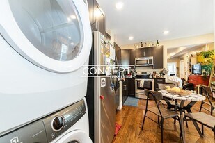 1566 Tremont St in Boston, MA - Building Photo