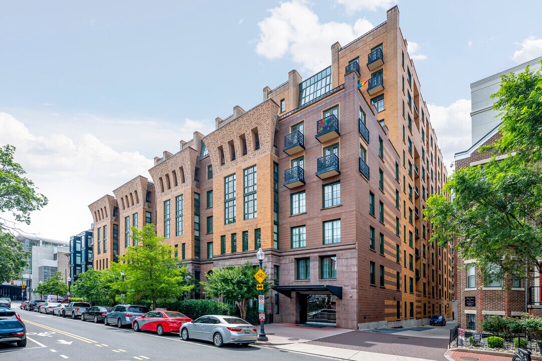 The Whitman in Washington, DC - Building Photo