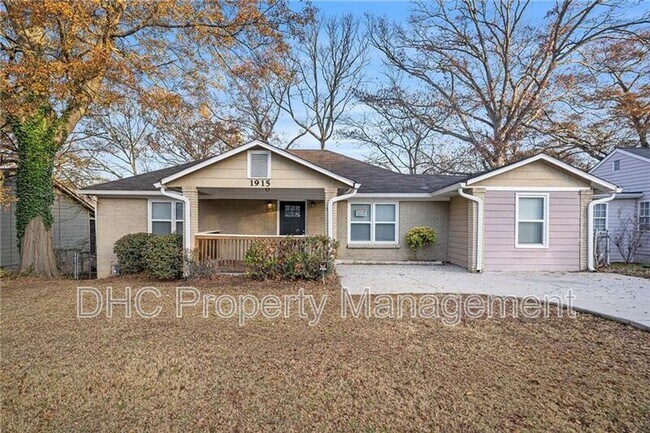 1915 E Farris Ave in East Point, GA - Building Photo - Building Photo