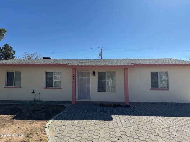 4906 Sierra Madre Dr in El Paso, TX - Building Photo - Building Photo