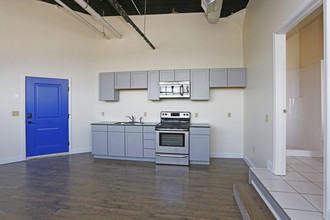 Persimmon Lofts in Peoria, IL - Building Photo - Interior Photo