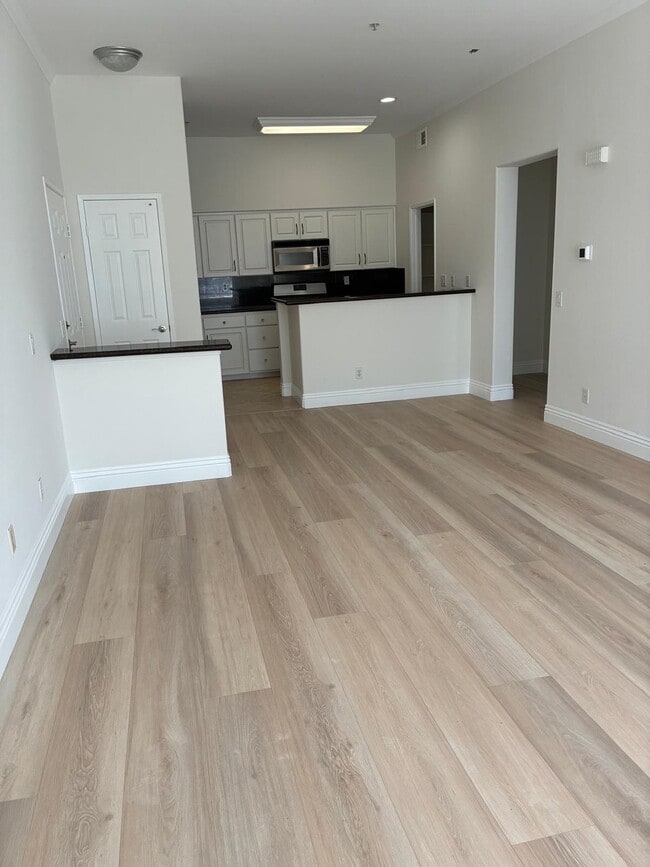 12368 Carmel Country Rd, Unit 303 in San Diego, CA - Foto de edificio - Building Photo