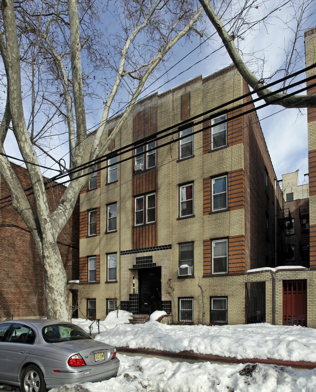 180 Jewett Ave in Jersey City, NJ - Building Photo - Building Photo