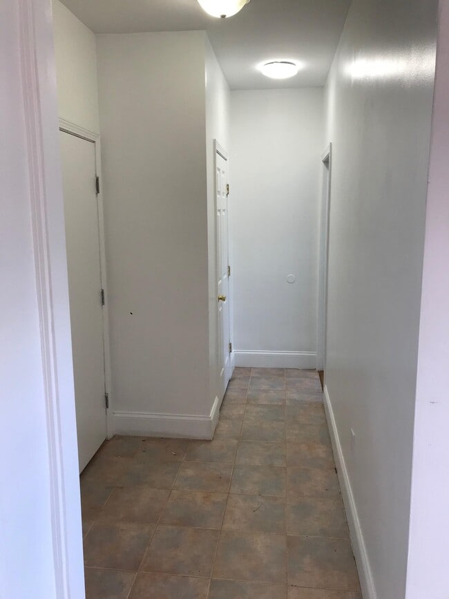 10 Keswick St, Unit 12A in Boston, MA - Foto de edificio - Building Photo