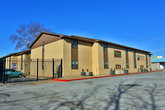 The Garden Apartments in Oklahoma City, OK - Building Photo - Building Photo