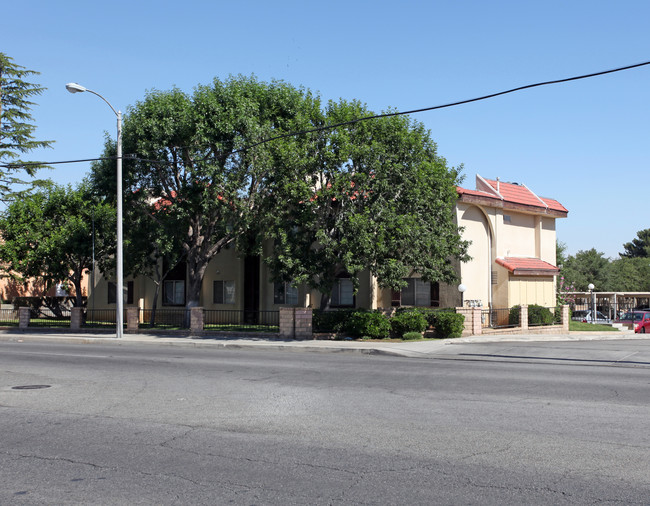 Sunwest Apartments in Lancaster, CA - Building Photo - Building Photo