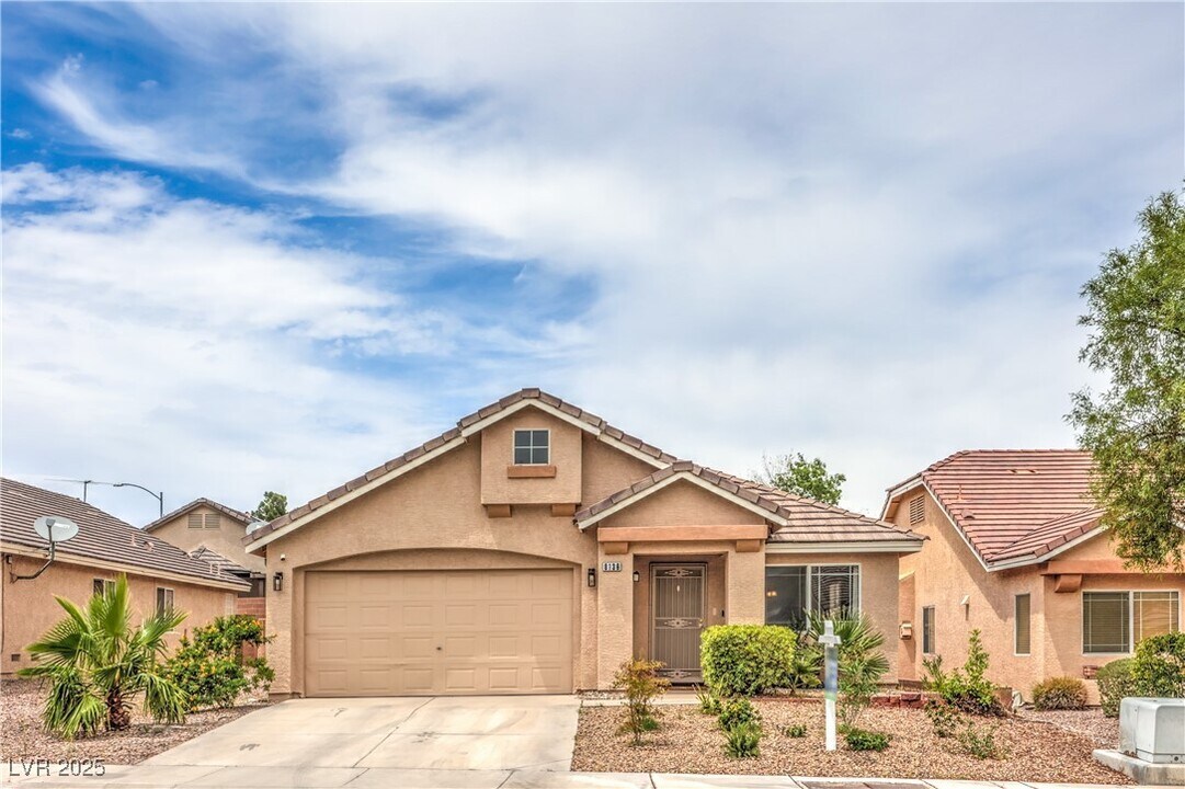 8136 Shady Glen Ave in Las Vegas, NV - Building Photo