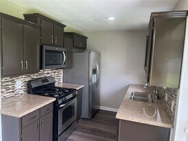 4003 Brownstone Ln in Houston, TX - Building Photo