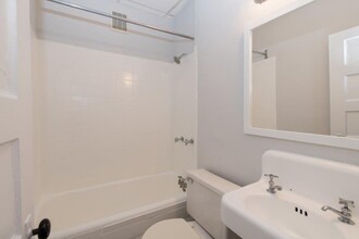 85 Myrtle St in Boston, MA - Building Photo - Interior Photo