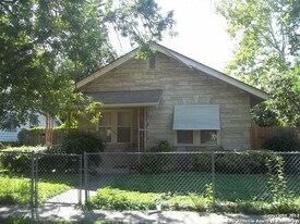 330 Eads Ave in San Antonio, TX - Building Photo