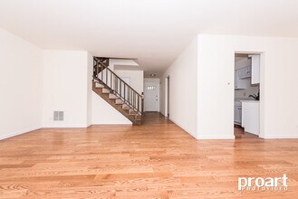 838 Heatherbrook Ct in Wheaton, IL - Building Photo - Building Photo