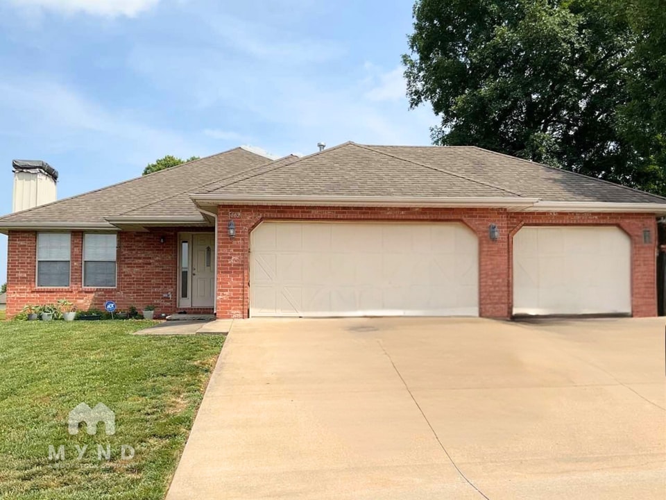 5662 S Lexington Ave in Springfield, MO - Building Photo