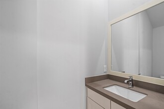 1606 Westside Gardens Ln in Houston, TX - Building Photo - Building Photo