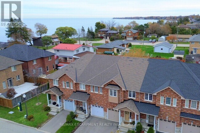 45 Seabreeze Crescent in Hamilton, ON - Building Photo - Building Photo