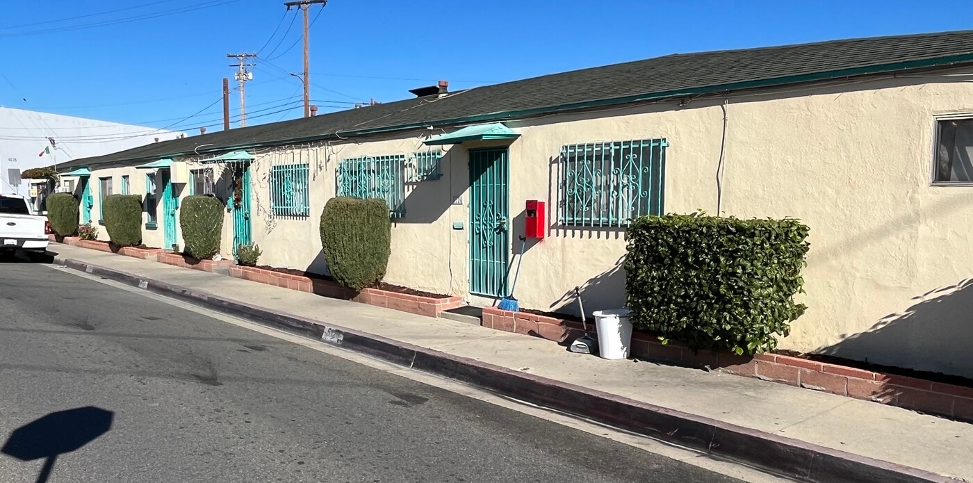 Maywood Apartments in Maywood, CA - Building Photo