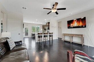 1089 Hidden Hills Dr in Dripping Springs, TX - Building Photo - Building Photo