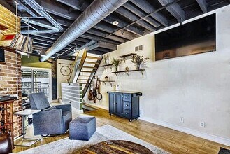 4784 Sciota St in Pittsburgh, PA - Foto de edificio - Building Photo