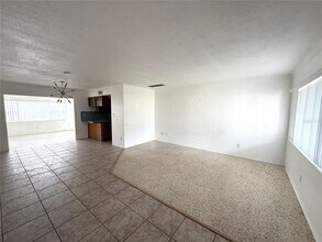 2420 68th Ave S in St. Petersburg, FL - Building Photo - Building Photo