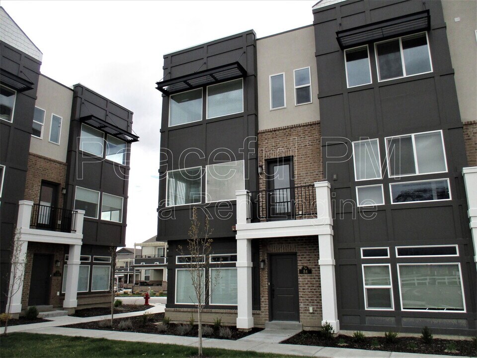 84 N 1100 W in Farmington, UT - Building Photo
