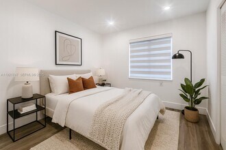 11227 SW 88th St in Miami, FL - Building Photo - Building Photo