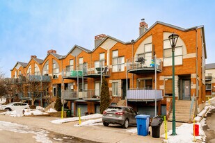 3386 Dalbé-Viau St in Lachine, QC - Building Photo