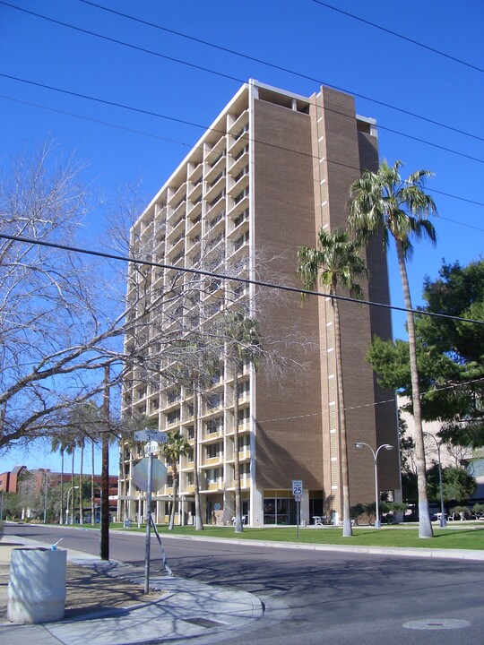 Fellowship Towers in Phoenix, AZ - Building Photo