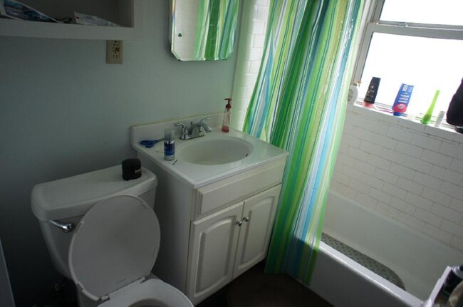 61 Putnam St, Unit 2