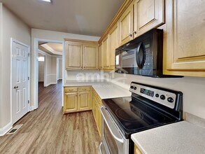 2017 Keene Cir in Spring Hill, TN - Foto de edificio - Building Photo