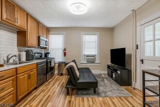 876 Mountain Ave in Mountainside, NJ - Building Photo - Building Photo