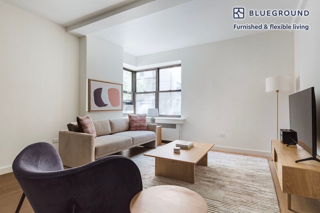231 E 76th St in New York, NY - Foto de edificio