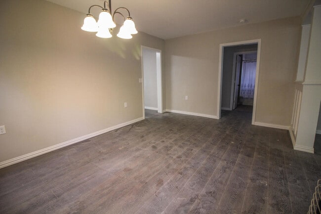 900 N Detroit Ave in Russellville, AR - Building Photo - Building Photo