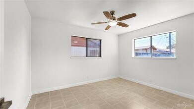 206 E Dunkin Cir in Harlingen, TX - Building Photo - Building Photo