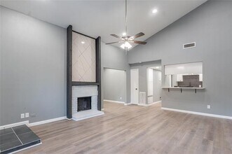 727 Sceptre Cir in Garland, TX - Building Photo - Building Photo