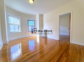 1315 Commonwealth Ave, Unit 507 in Boston, MA - Building Photo