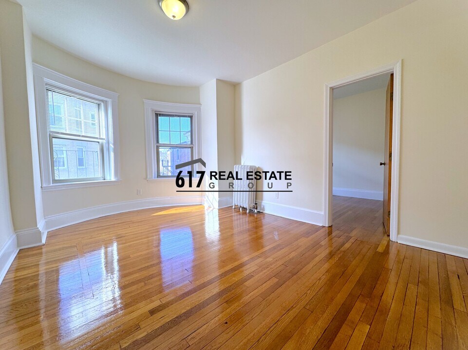 1315 Commonwealth Ave, Unit 507 in Boston, MA - Building Photo