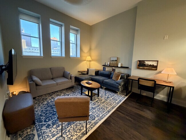 225 E Michigan St, Unit ID1379053P in Milwaukee, WI - Building Photo - Building Photo