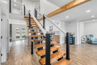 1030 W Five Mile Pky in Dallas, TX - Building Photo - Building Photo
