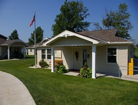 Village Green in Cameron, MO - Building Photo