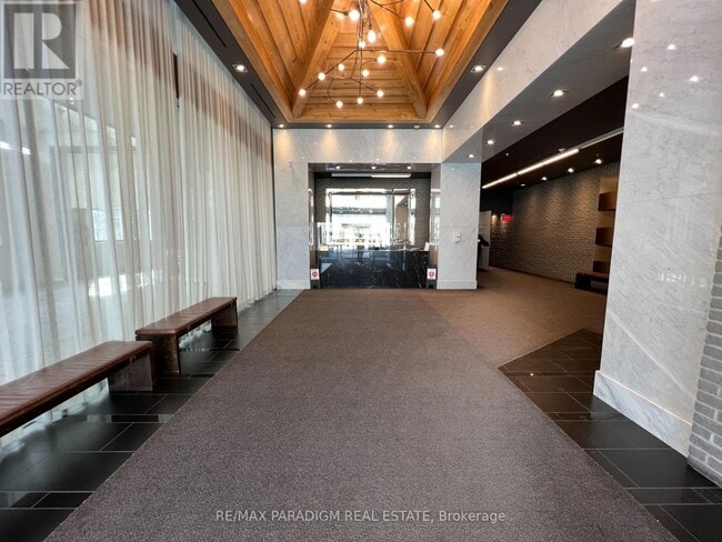 210 Simcoe St in Toronto, ON - Building Photo - Building Photo