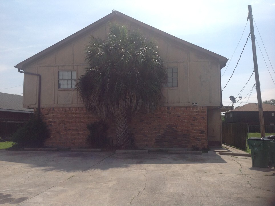 14 Airlie St in Harvey, LA - Building Photo