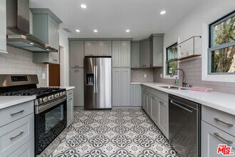 1530 S Ogden Dr in Los Angeles, CA - Building Photo - Building Photo