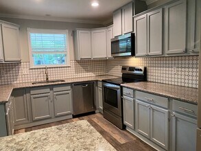 1621 Brookfield Dr in Denham Springs, LA - Building Photo - Building Photo