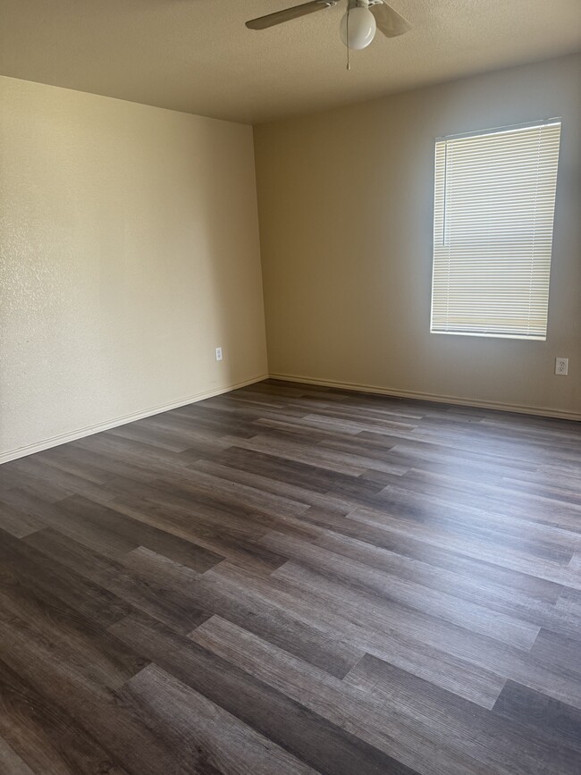 304 S Magnolia St in Crowley, TX - Building Photo - Building Photo