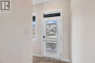 668 Expansion Rd in Ottawa, ON - Building Photo - Building Photo