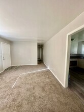 10309 Richmond Ave in Kansas City, MO - Building Photo - Building Photo
