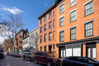 54 Hicks St in Brooklyn, NY - Foto de edificio - Building Photo