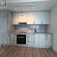 1 Quarrington Lane in North York, ON - Building Photo - Building Photo