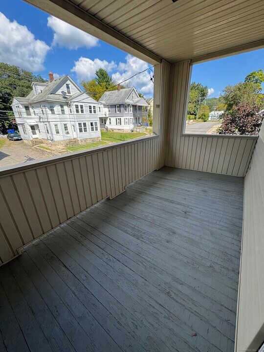 52 Tracy Ave in Torrington, CT - Building Photo