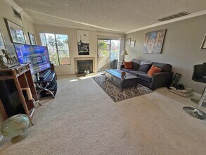 5000 Whitsett Ave in Los Angeles, CA - Foto de edificio - Building Photo