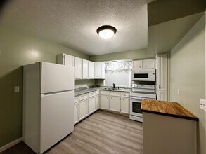 412 Depot St, Unit 1 in Latrobe, PA - Foto de edificio - Building Photo